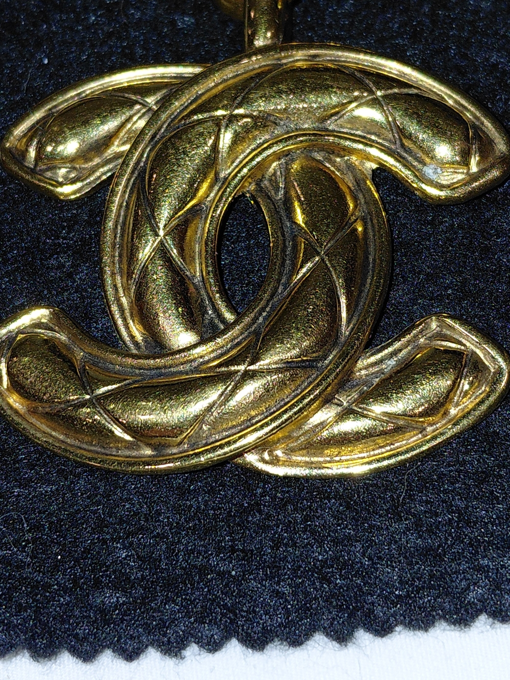 Classic Gold Plated Chanel Interlocking CC Matelasse Quilted Pendant Neclace!๐ - Picture 7 of 14